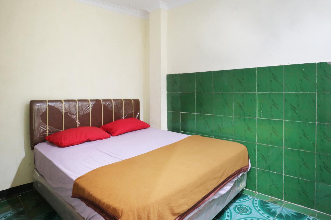 Hotel Ellysta Tangerang Extérieur photo