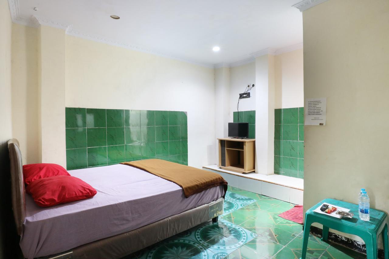 Hotel Ellysta Tangerang Extérieur photo