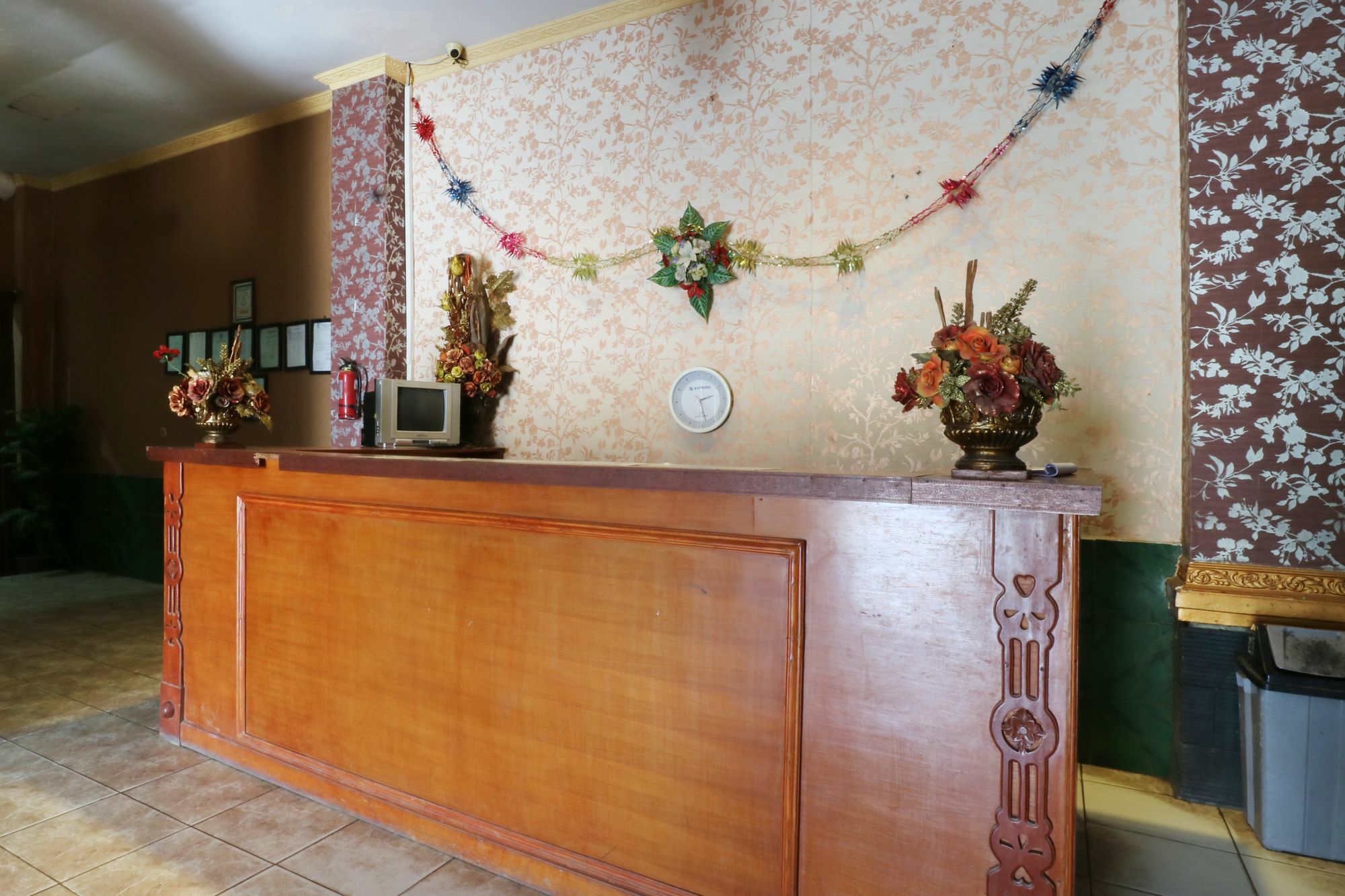 Hotel Ellysta Tangerang Extérieur photo